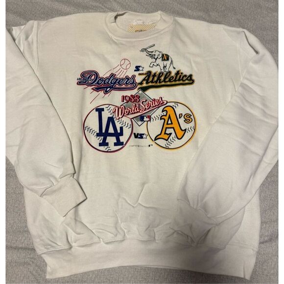 LA Dodgers Oakland A’s Size XL 1988 World Series Vintage Crewneck Starter 1/2